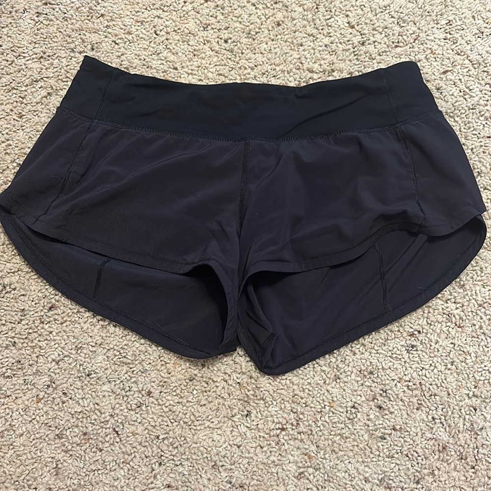 Lululemon black size 6 speed up shorts 2.5in